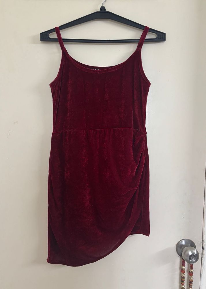 RED VELVET SLIT DRESS