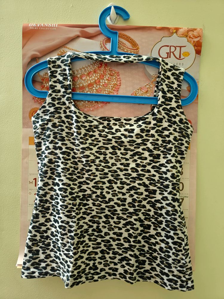 Animal Print Back Design Sleeves Top