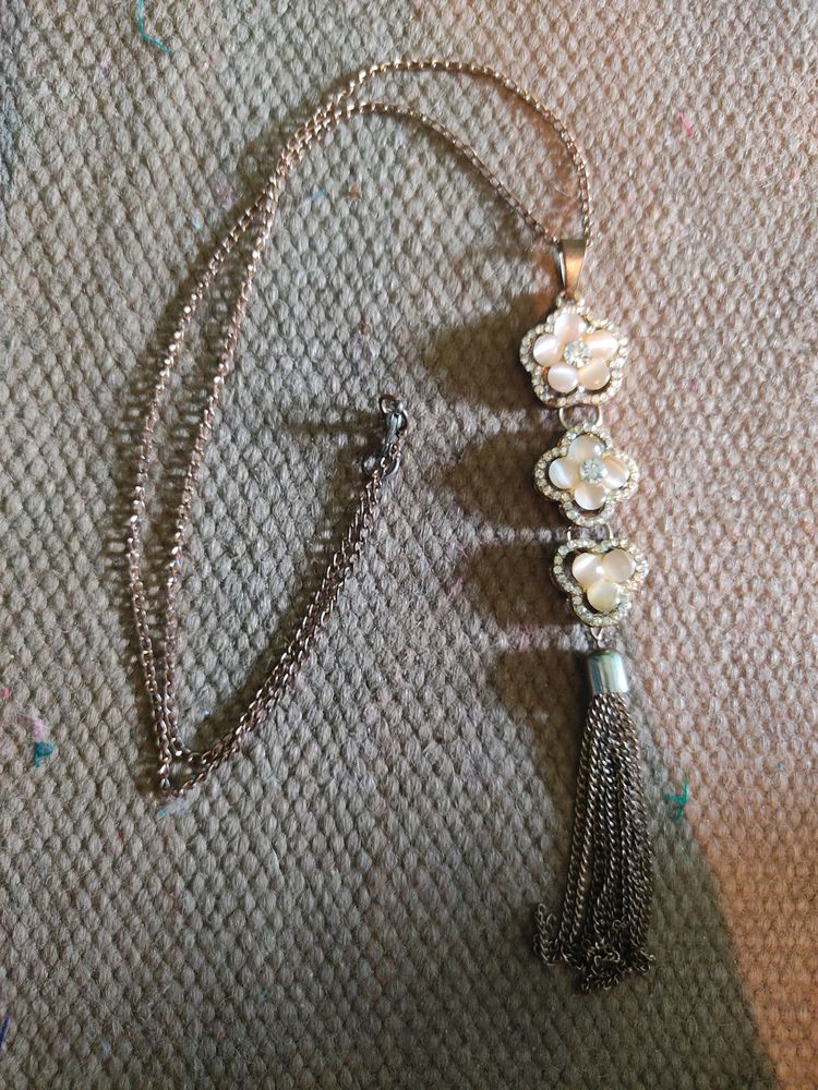 Stylish Chain With Locket