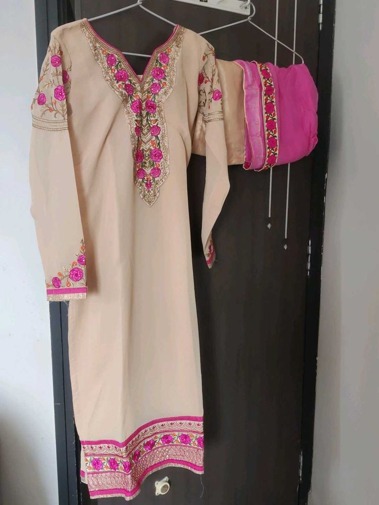 Elegant Embroidered Kurta Set