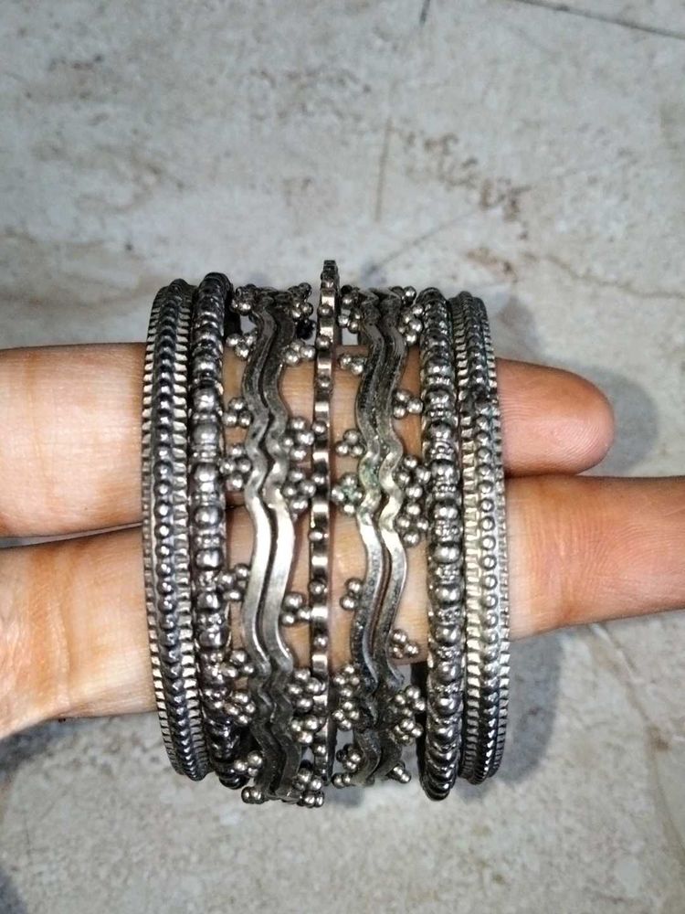 Silver Tone Bangle Set
