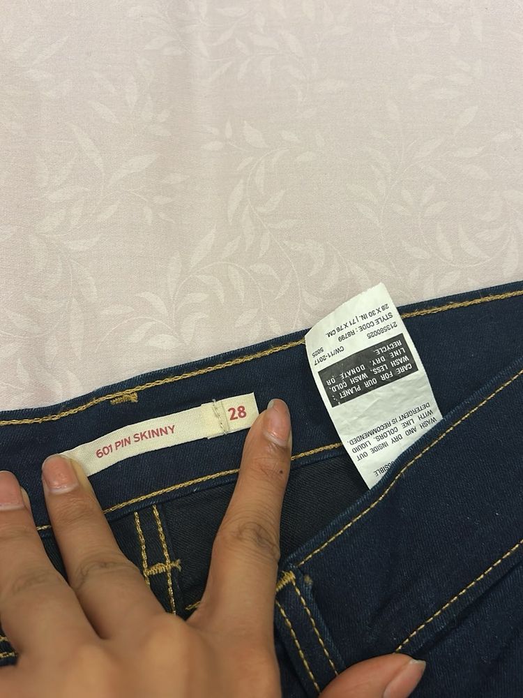 Levi&#39;s 601 Pin Skinny Jeans