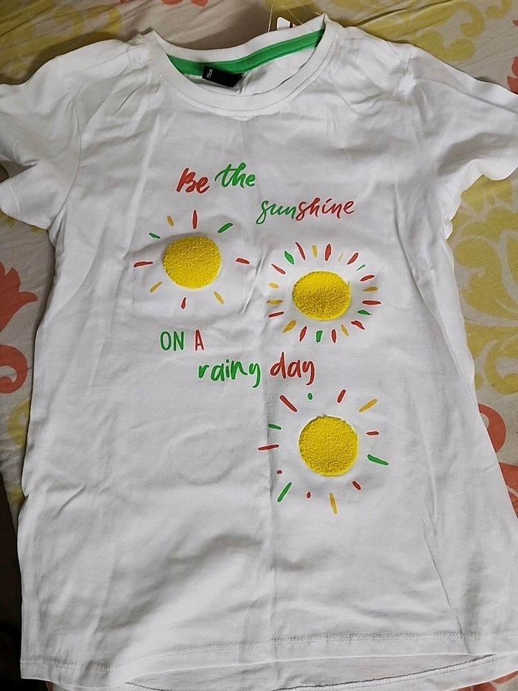 Brand New T SHIRT for 11-12yr Old Girls