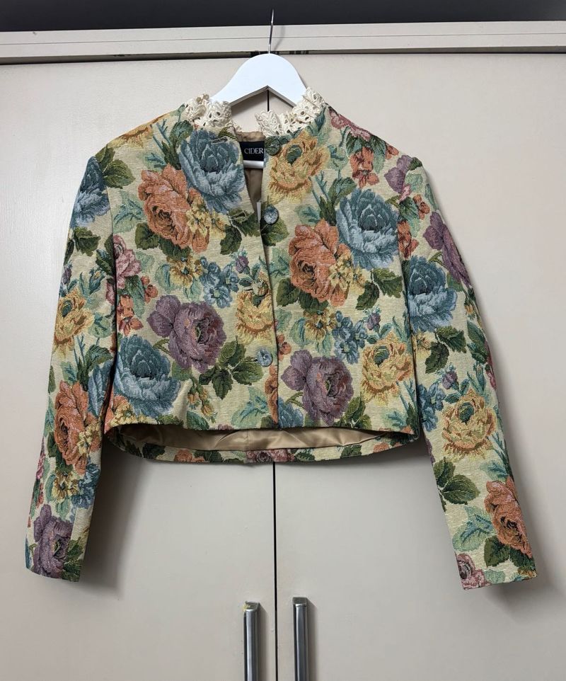 Brand New Crop Blazer