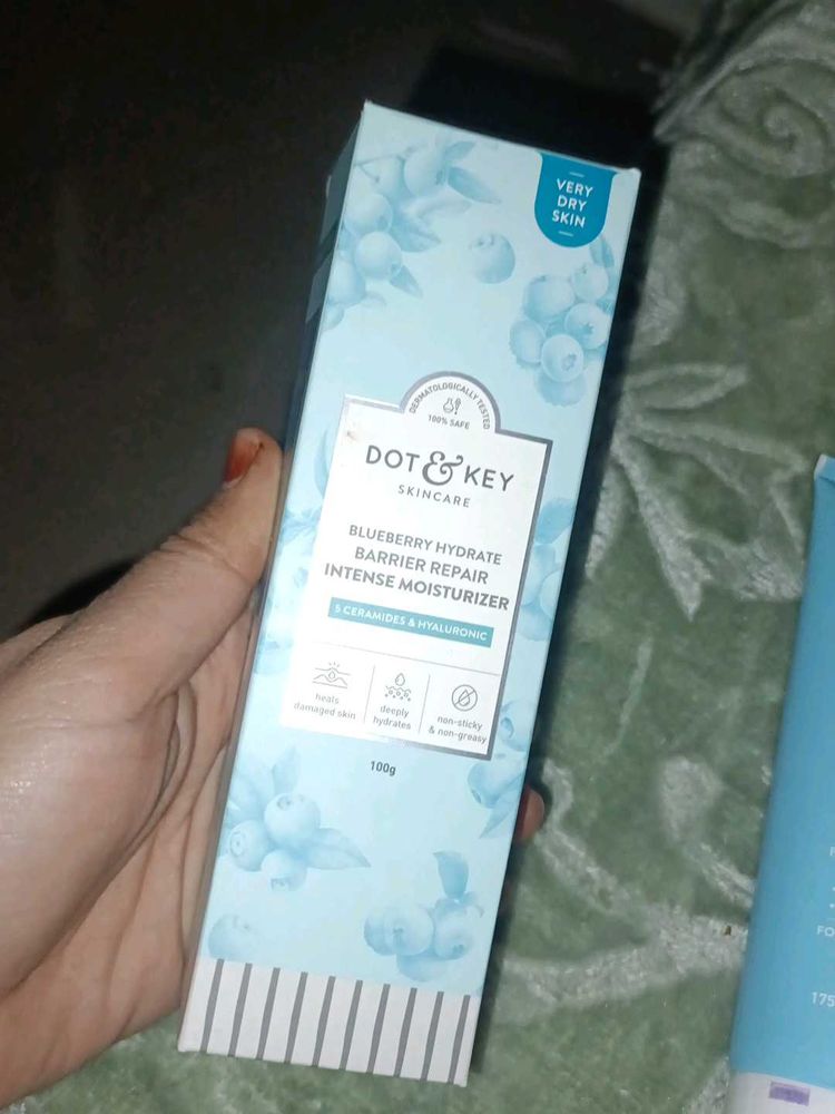 Dot &amp; Key Blueberry Moisturizer