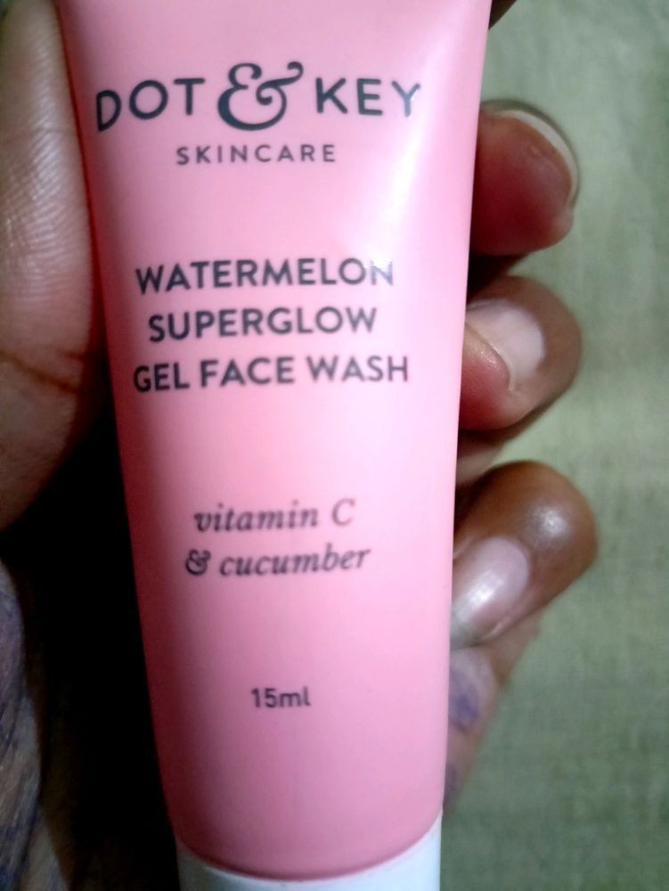 Dot and Key Face Wash
