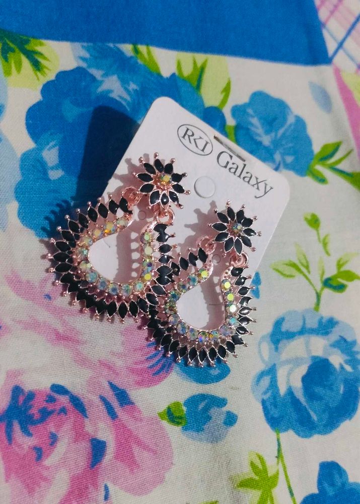 Black Earrings 🖤
