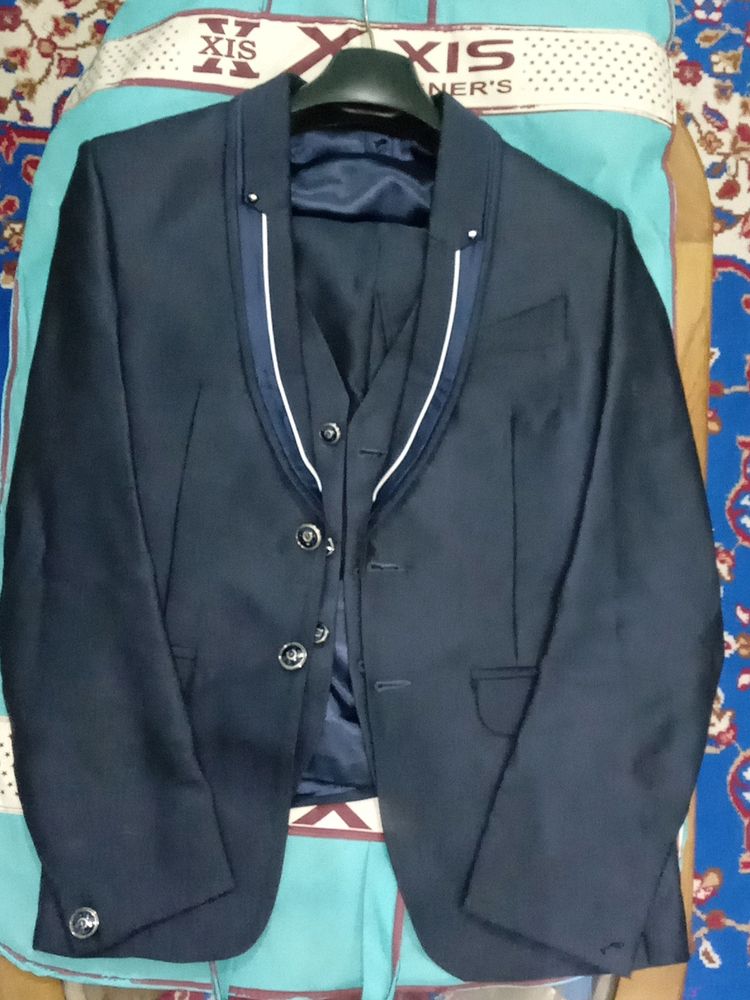 3 Peace Suit || Coat Pant . In  New Condition