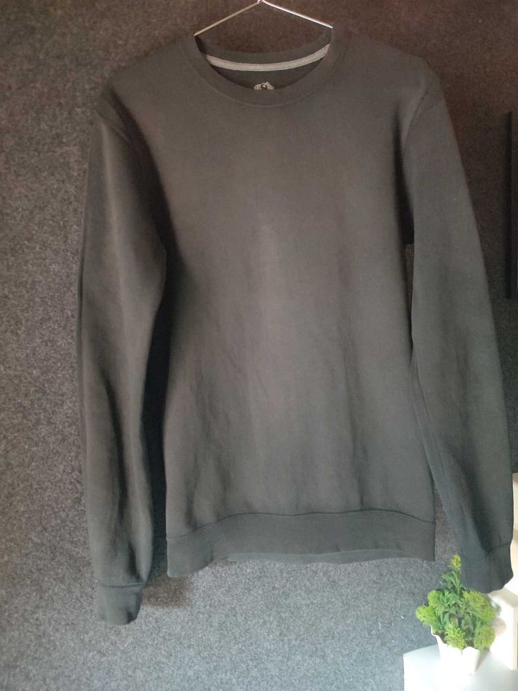 Gray Crewneck Sweatshirt