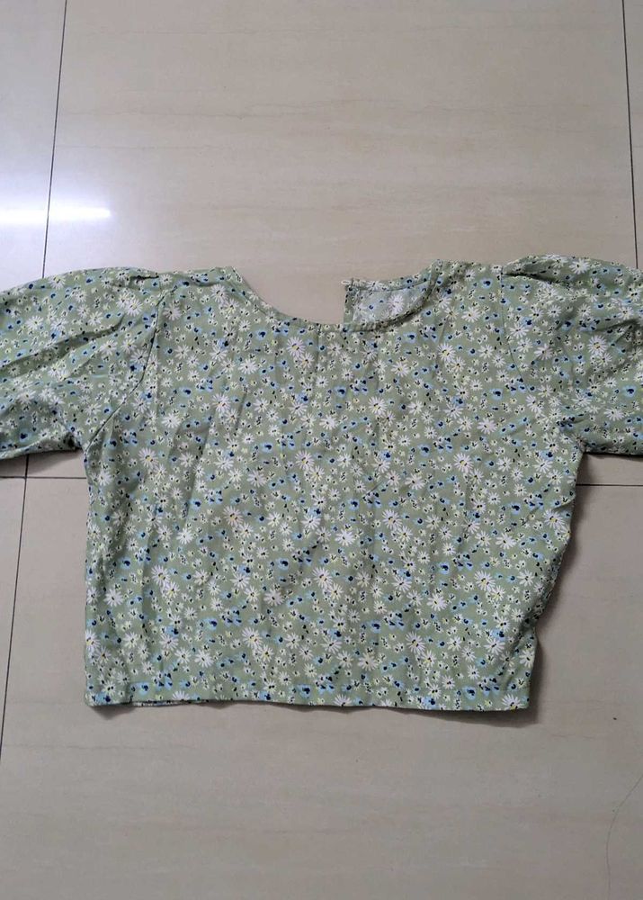 Floral Print Puff Sleeve Top