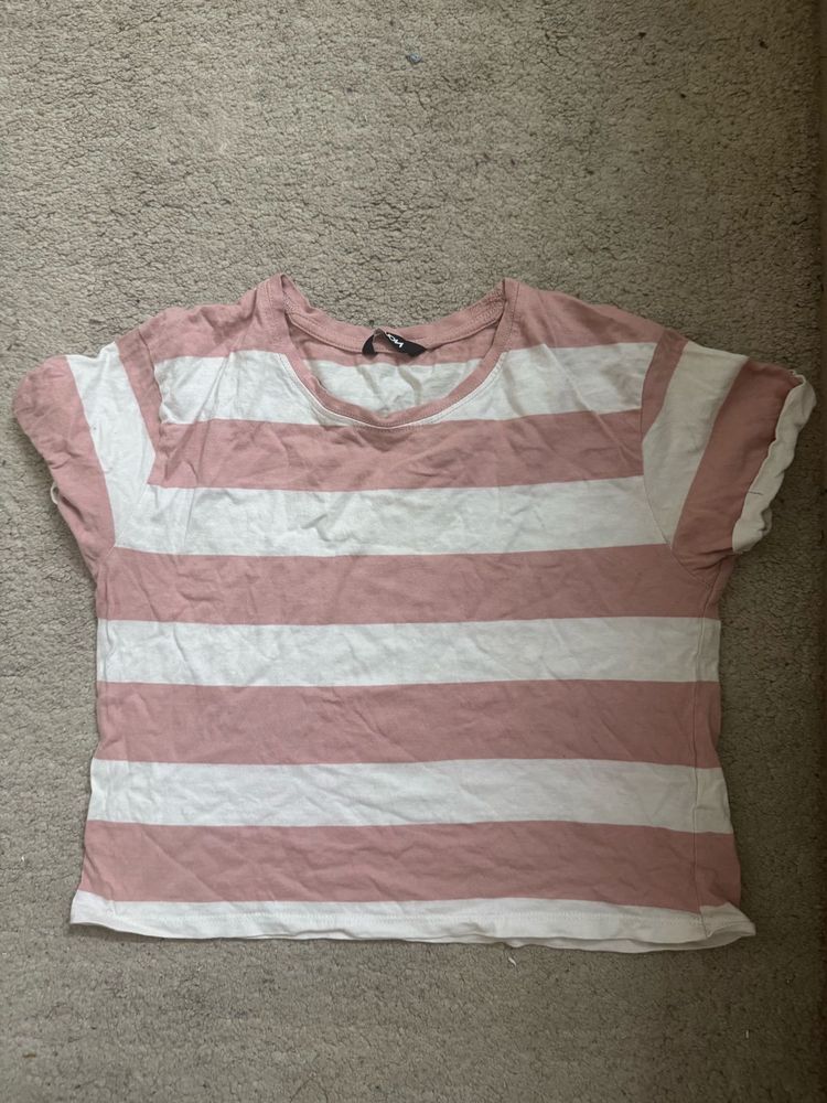 Striped crop top! 💗