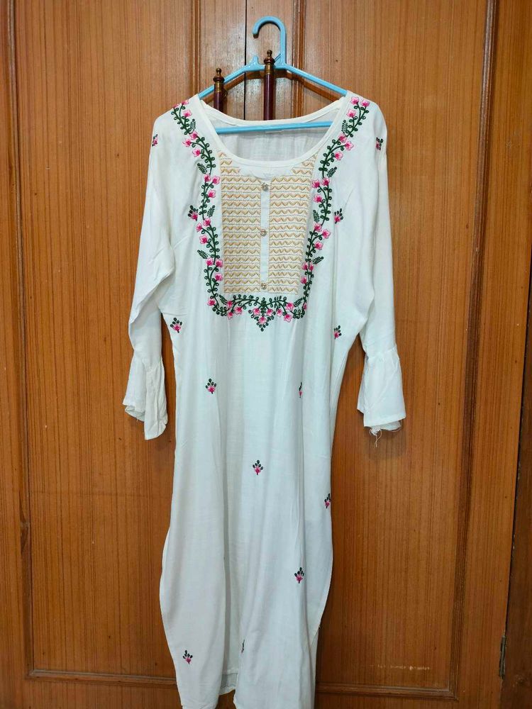 Floral Embroidered White Kurti