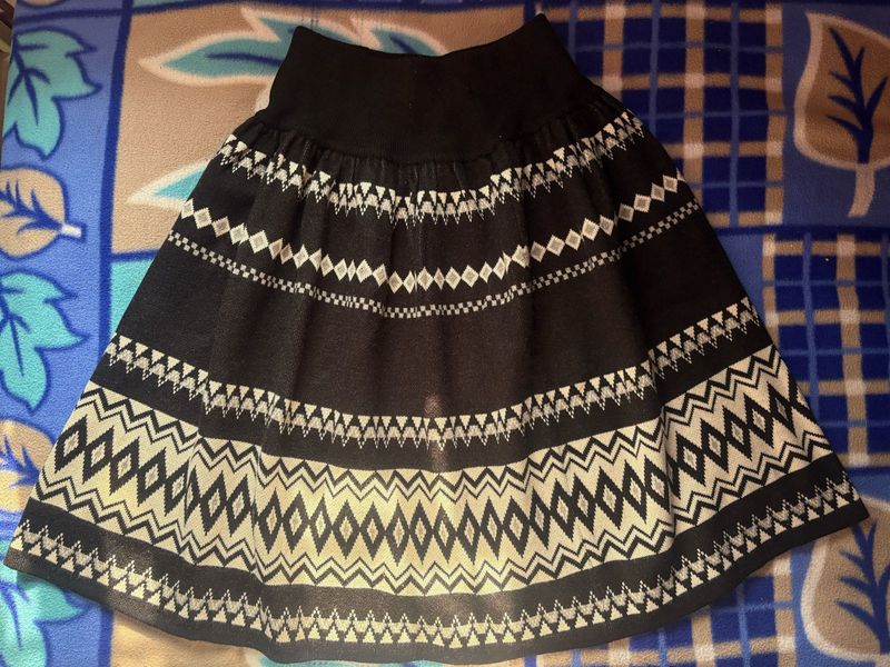 Patterned A line short woolen Skirt