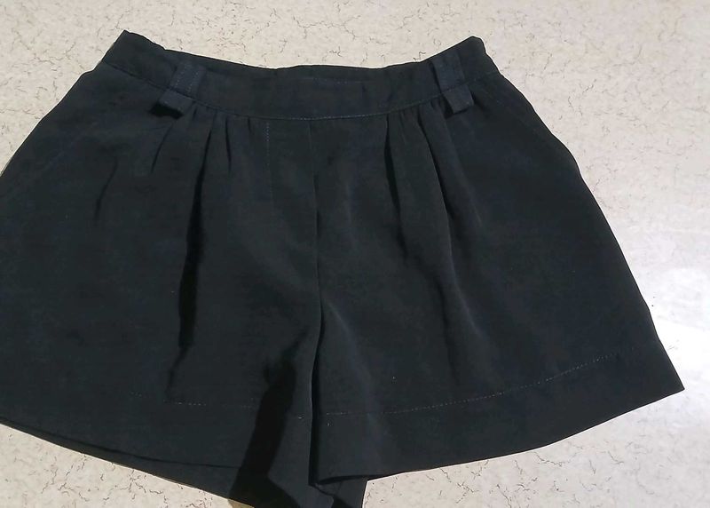 Black Pleated Shorts