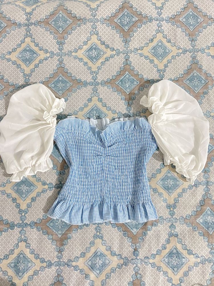 korean gingham puff-sleeves top 🌷