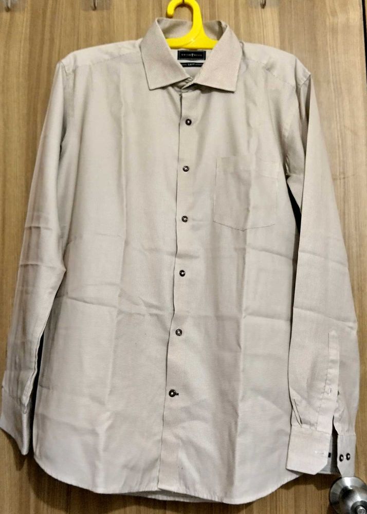 Men&#39;s Casual Shirt
