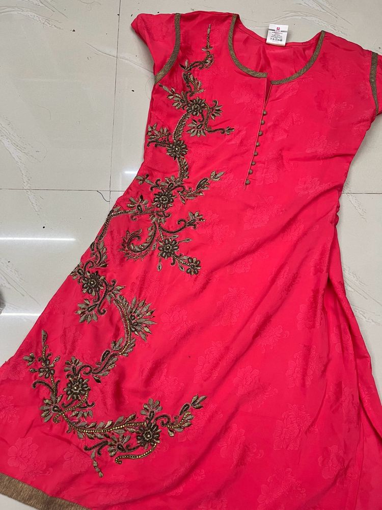 BEUTUFUL FESTIVE KURTA WITH SONE WORKS