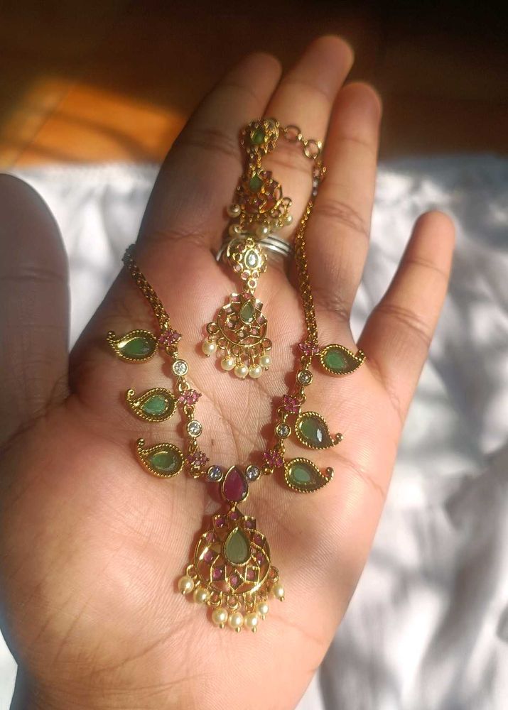 Elegant Stone Necklace Set