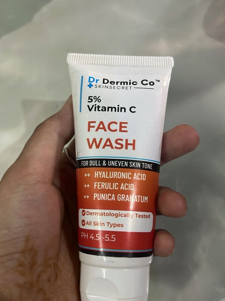 Dr. Dermic Co Vitamin C Face Wash