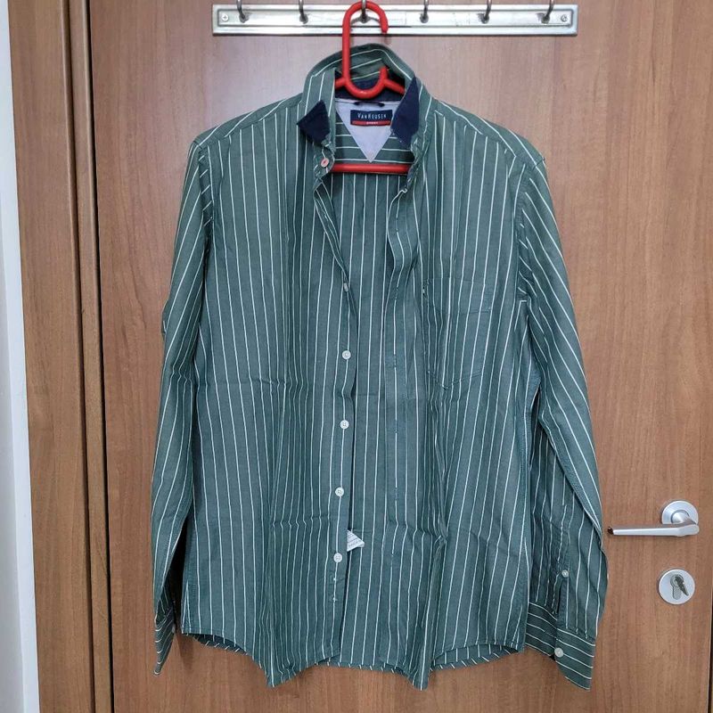 Van HUESEN Striped GREEN shirt Size 40