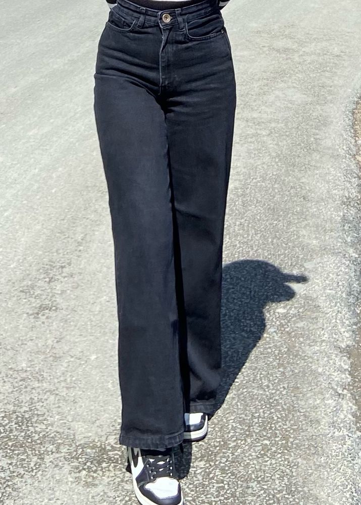 Black Wideleg Jeans
