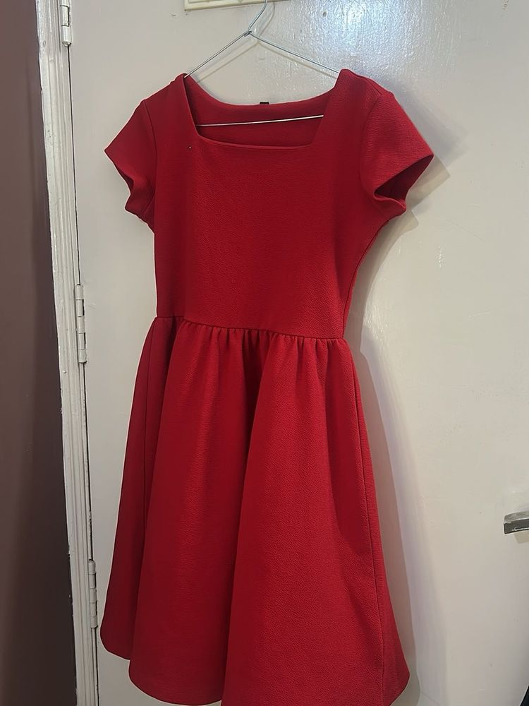 Chic Red Square Neck Short Sleeve Dress