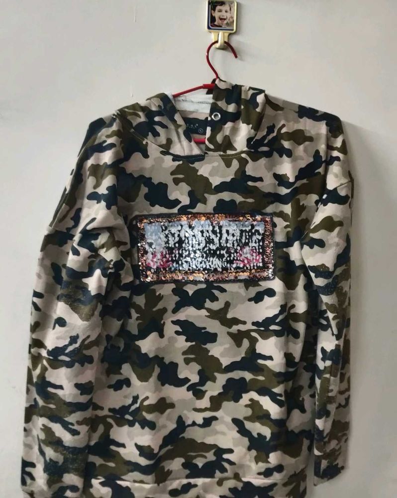 AN ARMY PRINT SWEATSHIRT BY DEAL JEANS