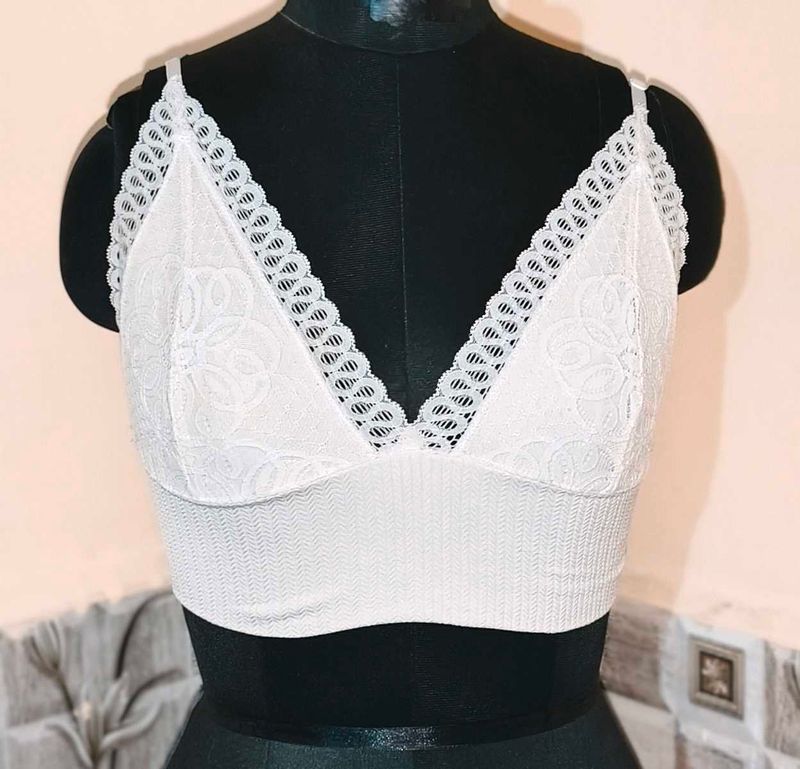 SizeS/M 🎁Buy 2 Get 1 Free 🎁White Lace Bralette