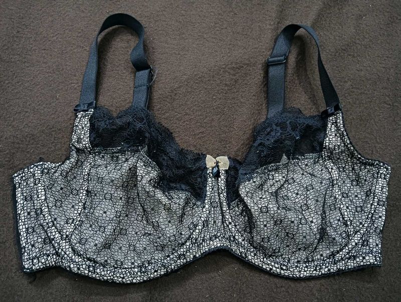 Elegant Lace Bra🖤