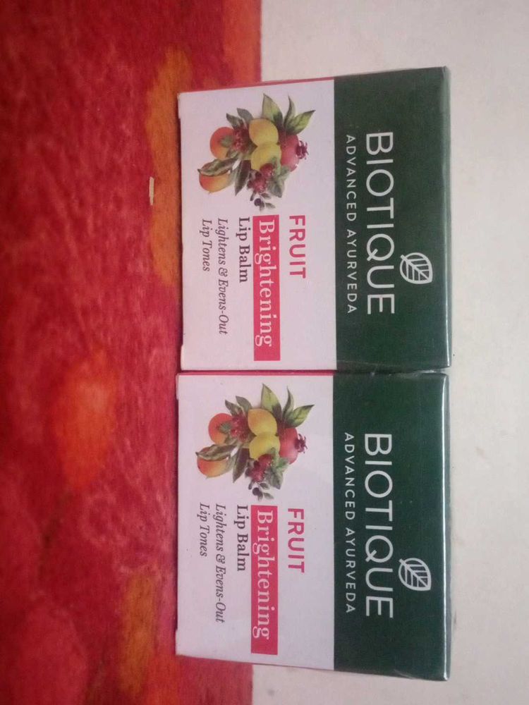 Biotique Fruit Brightening Lip Balm