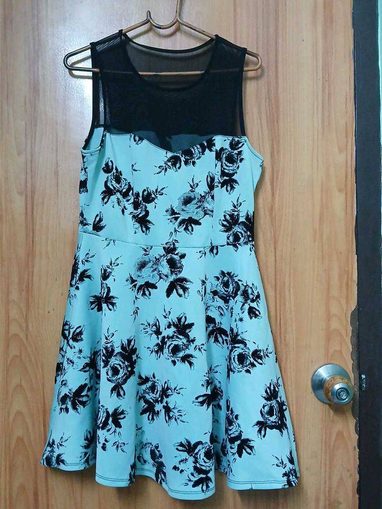 Sleevelss Short Kurti For Women