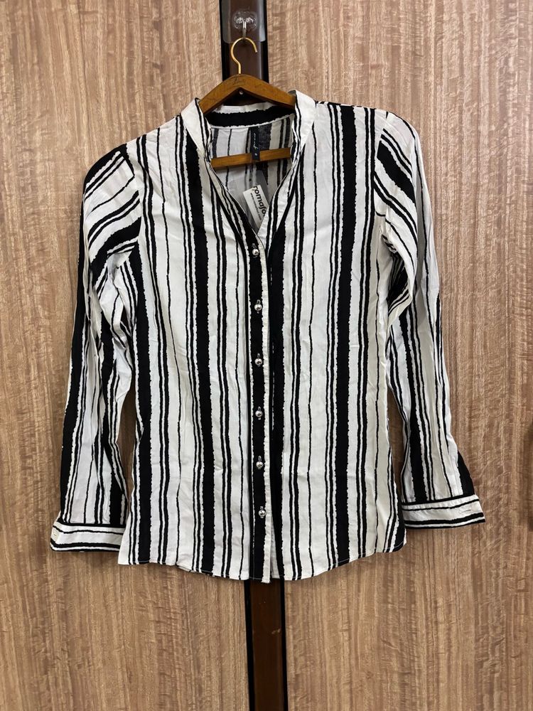 Black &amp; White Striped Button-Down Shirt (S)