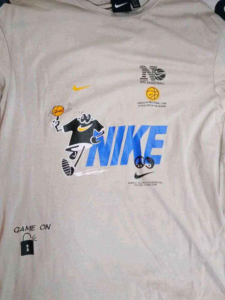 Nike Basketball Graphic Tee