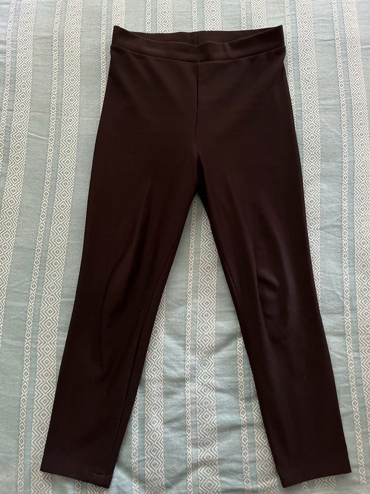 H&amp;M, Women Black Skinny Fit Slacks, Size XS