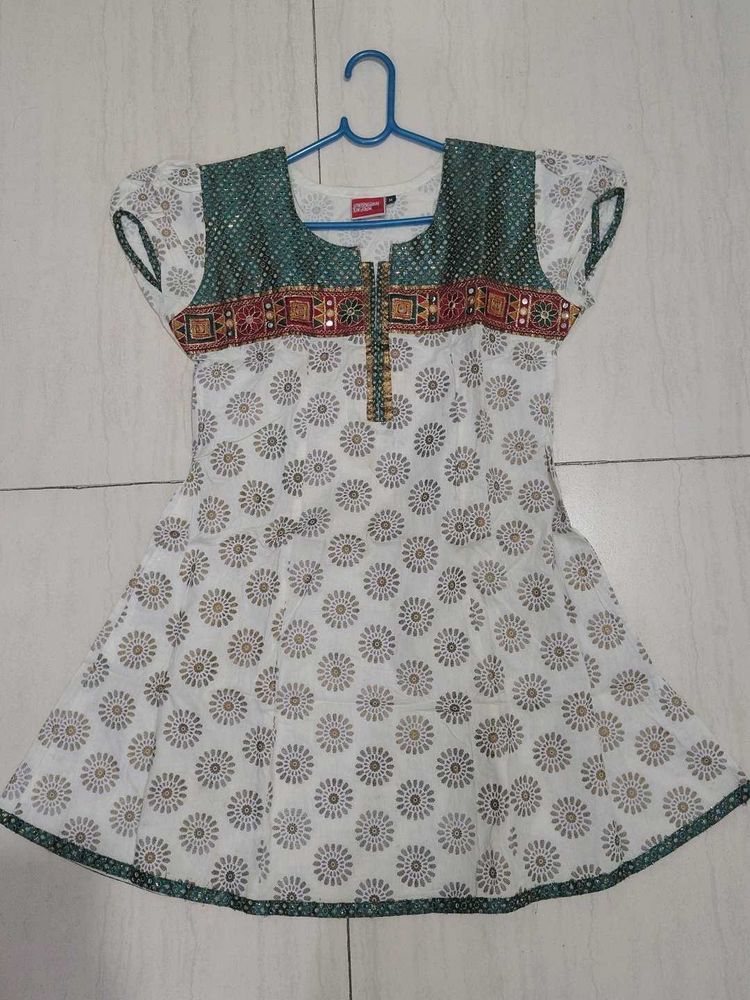 Girl's Ethnic Top/Kurta with Floral Print