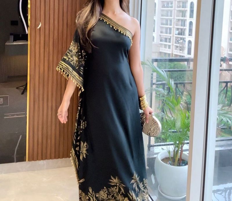 Elegant Black One-Shoulder Dress