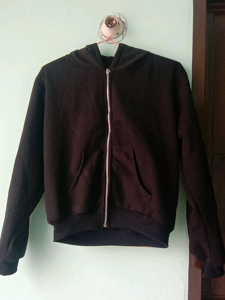 Black Crop Hoddie