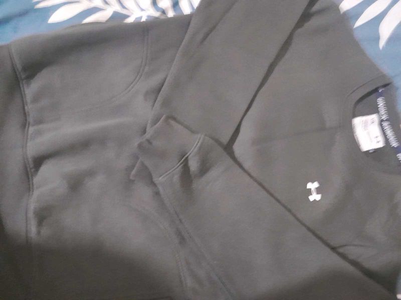 Under Armour Sweatshirt