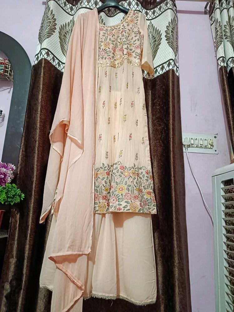 Peach Floral Embroidered Salwar Kameez Suit