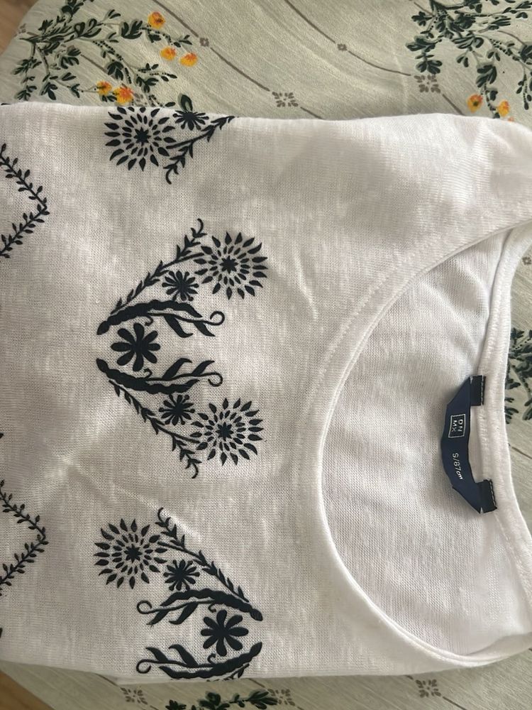 DNMX White Floral Print Top