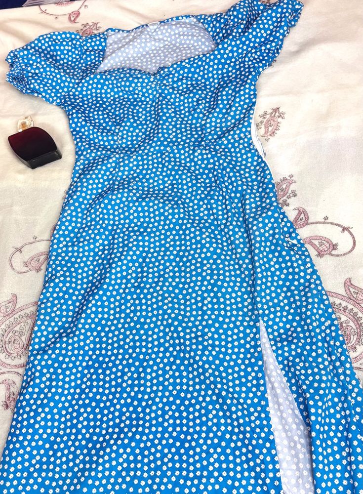 Cafe Type Blue Side Slit Polka Dot Dress
