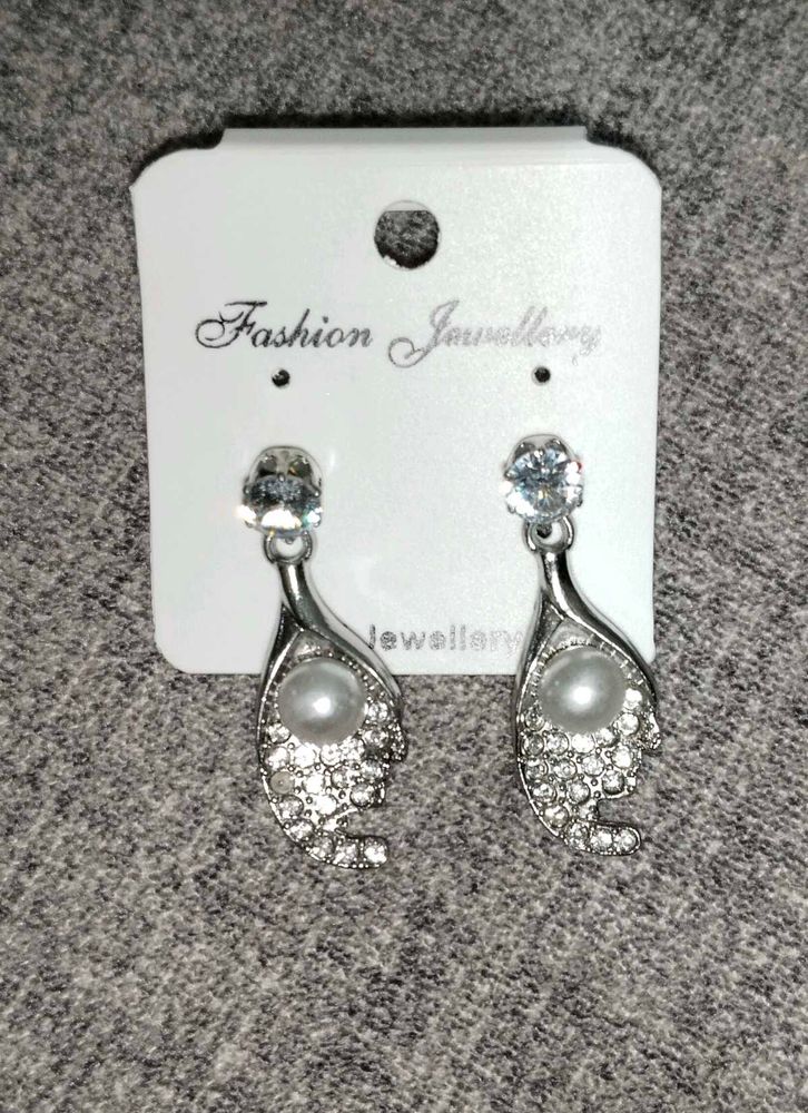 Pearl Drop Fashion Earrings