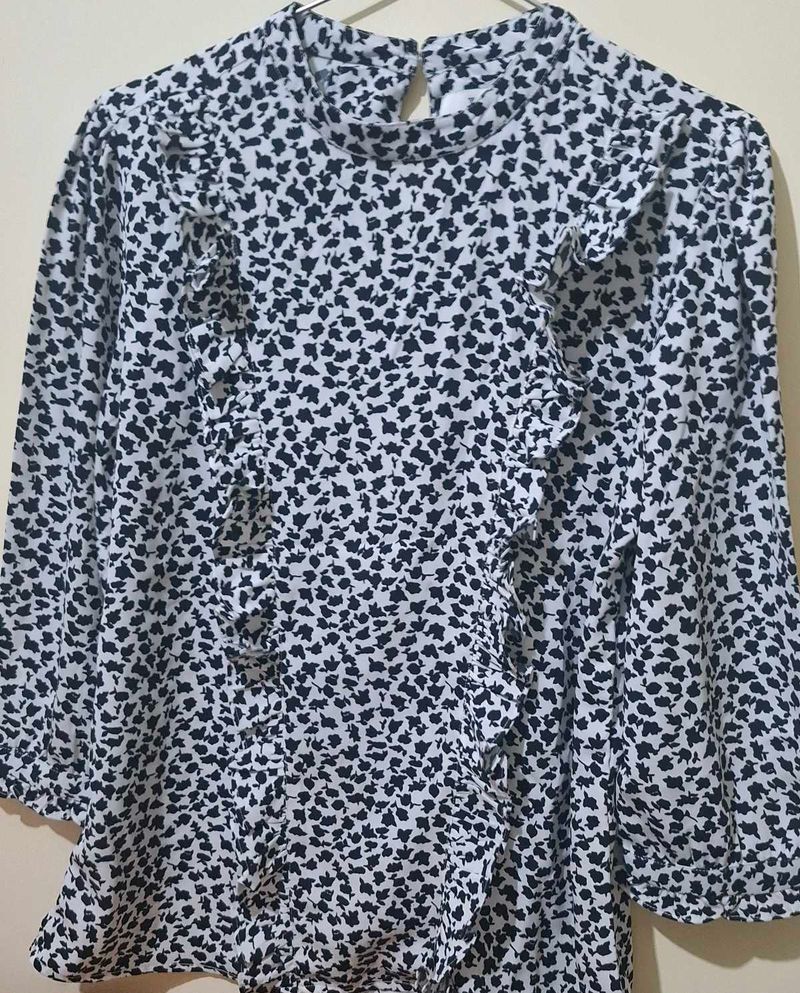 Floral black and white top