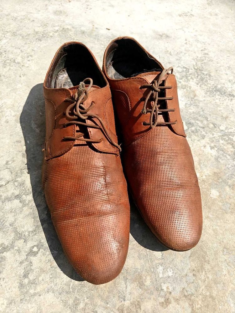 Red tape formal brown textured shoes