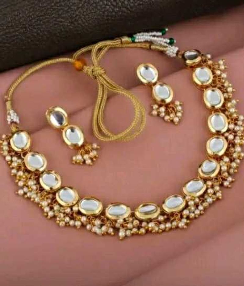 Neckless With Earrings