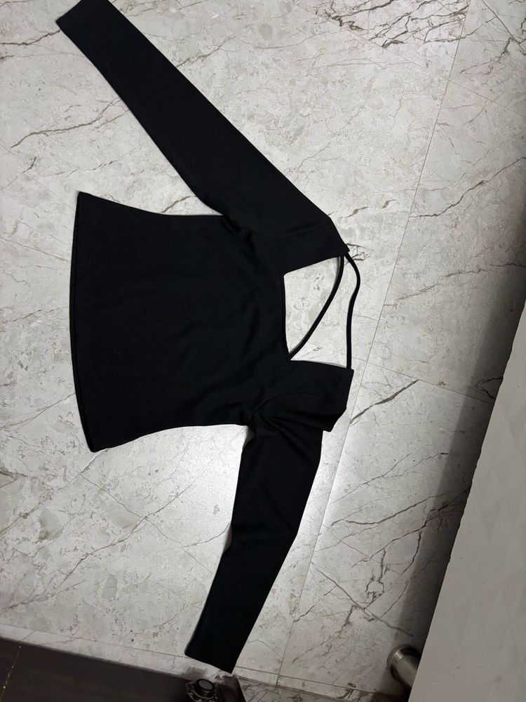 Stylish Black Long Sleeve Top-BRAND NEW WITHOUT TA