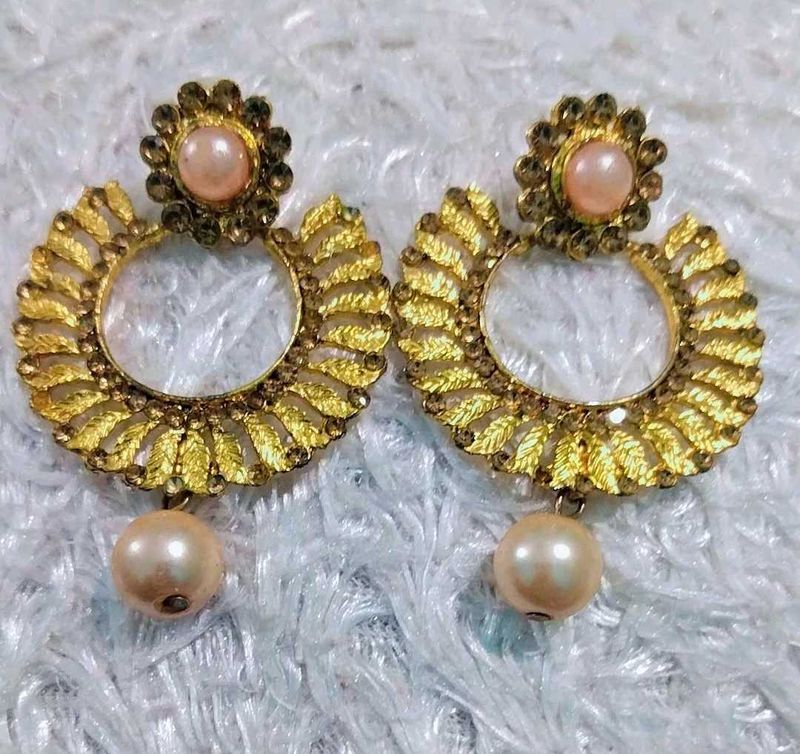 Golden Pearl Earrings