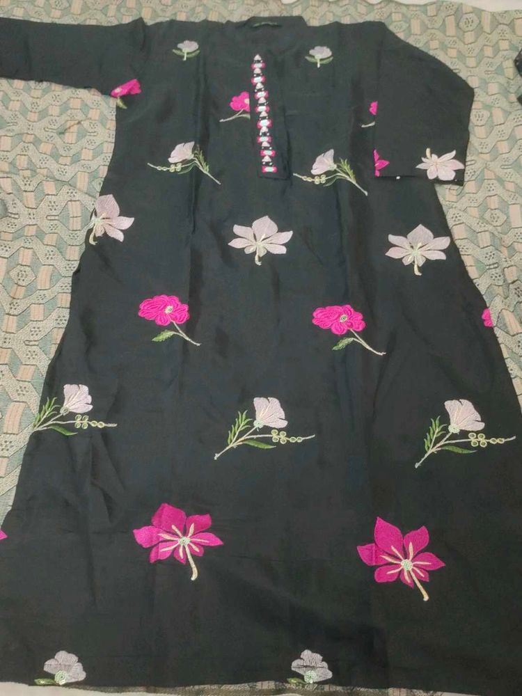 Floral Embroidered Kurti