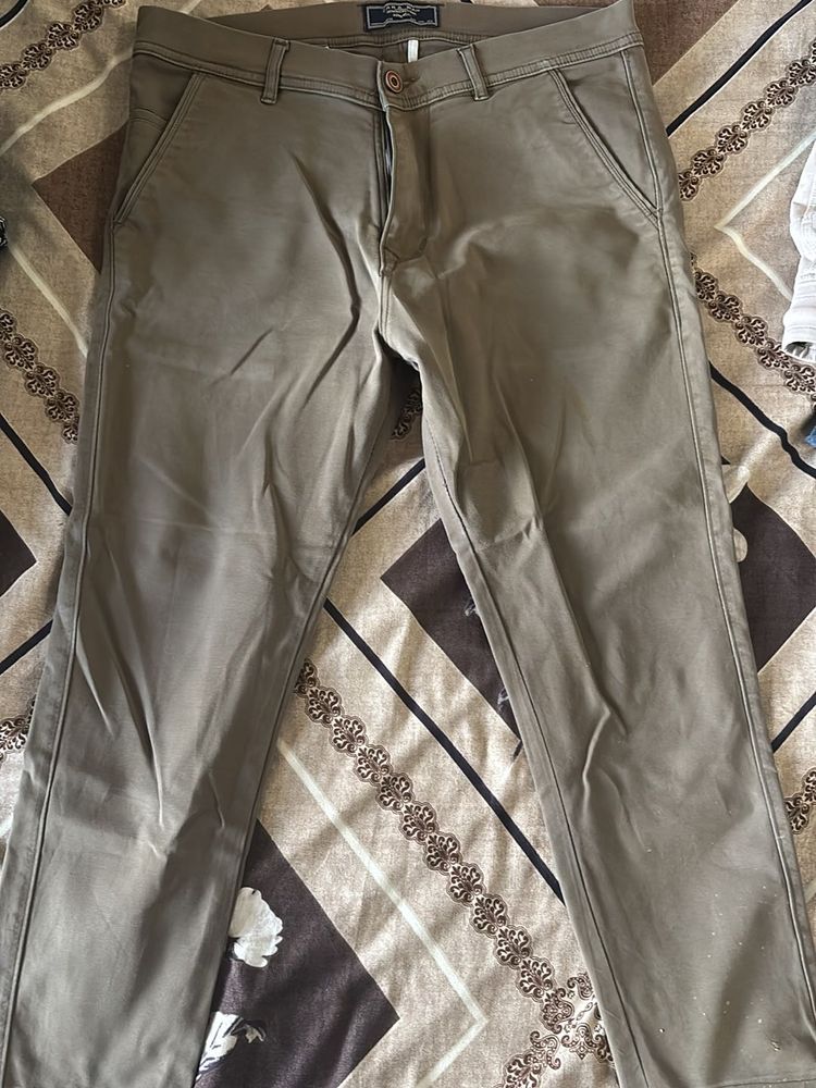 Men&#39;s Olive Green Chinos