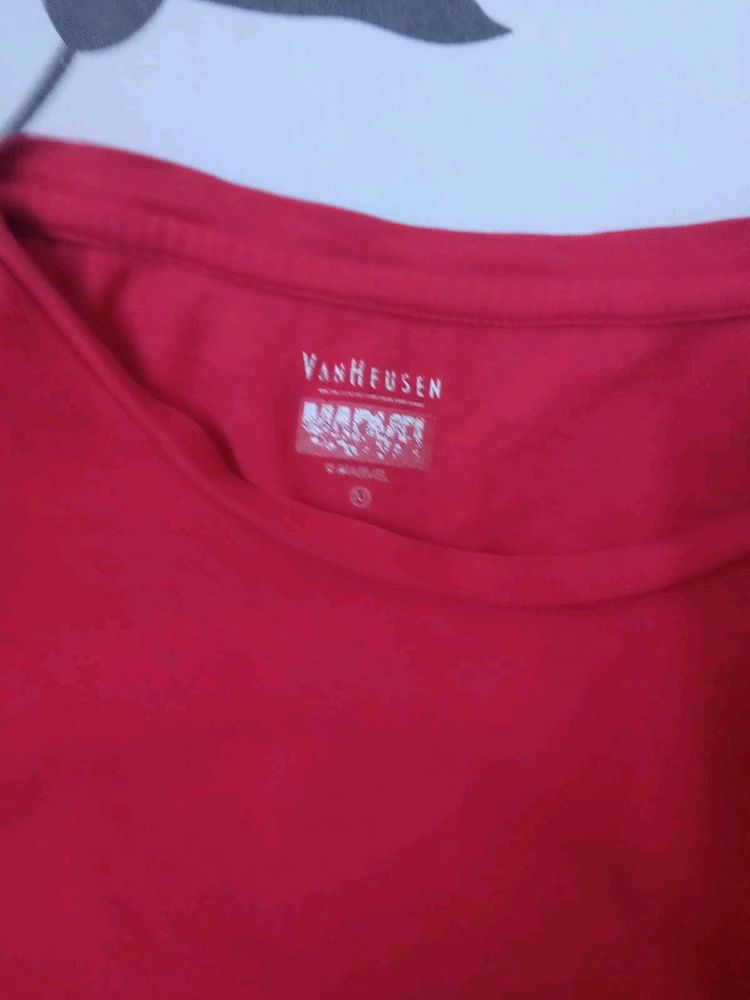 Selling Van Heusen Tshirt In ₹300 For Women